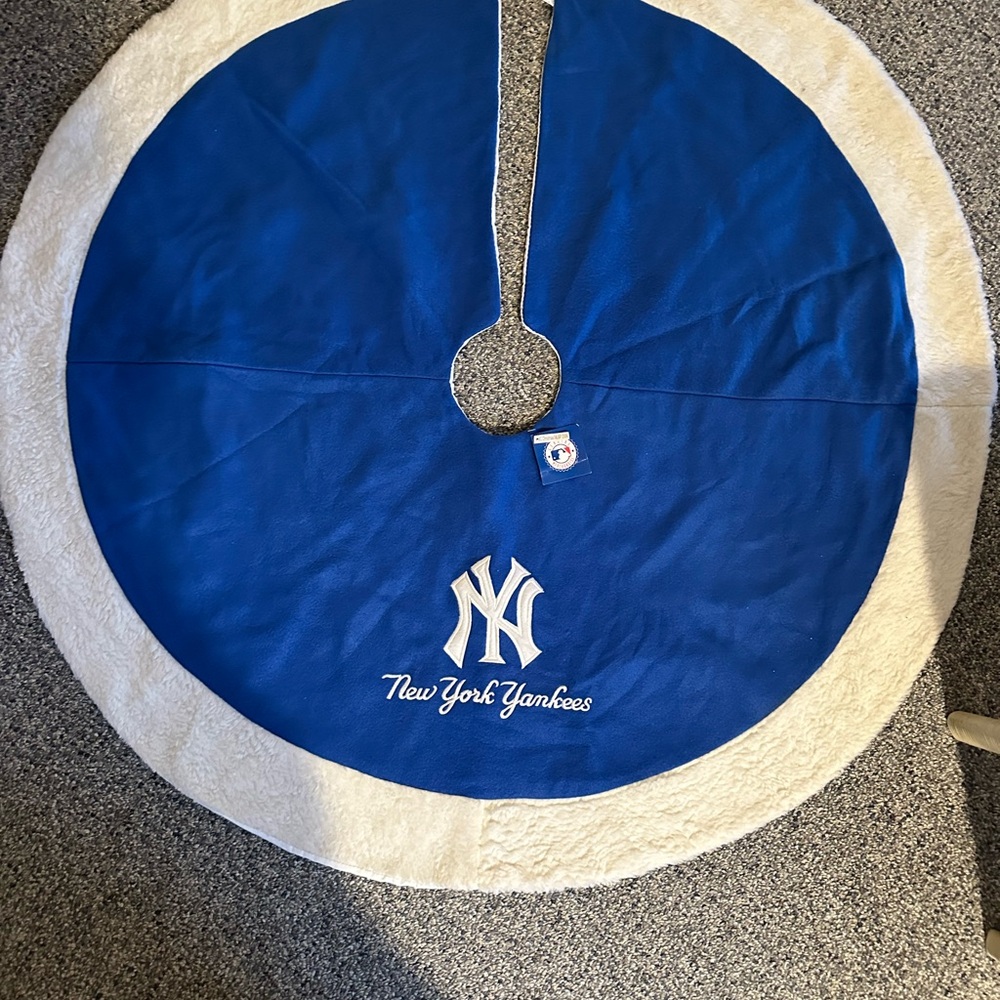 New York Yankees Blue Tree Skirt